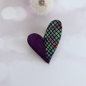 broche cœur "Be love" violet et multicolore holographique