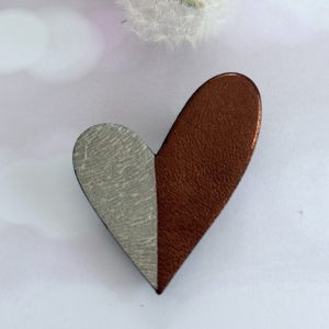 broche cœur "Be love" mordoré et grège pailleté