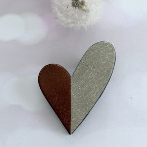 broche cœur "Be love" mordoré et grège pailleté